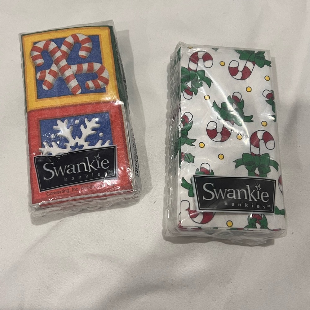 CHRISTMAS THEMED POCKET TISSUES- 2 PACKS OF 10. NEW/ SEALED